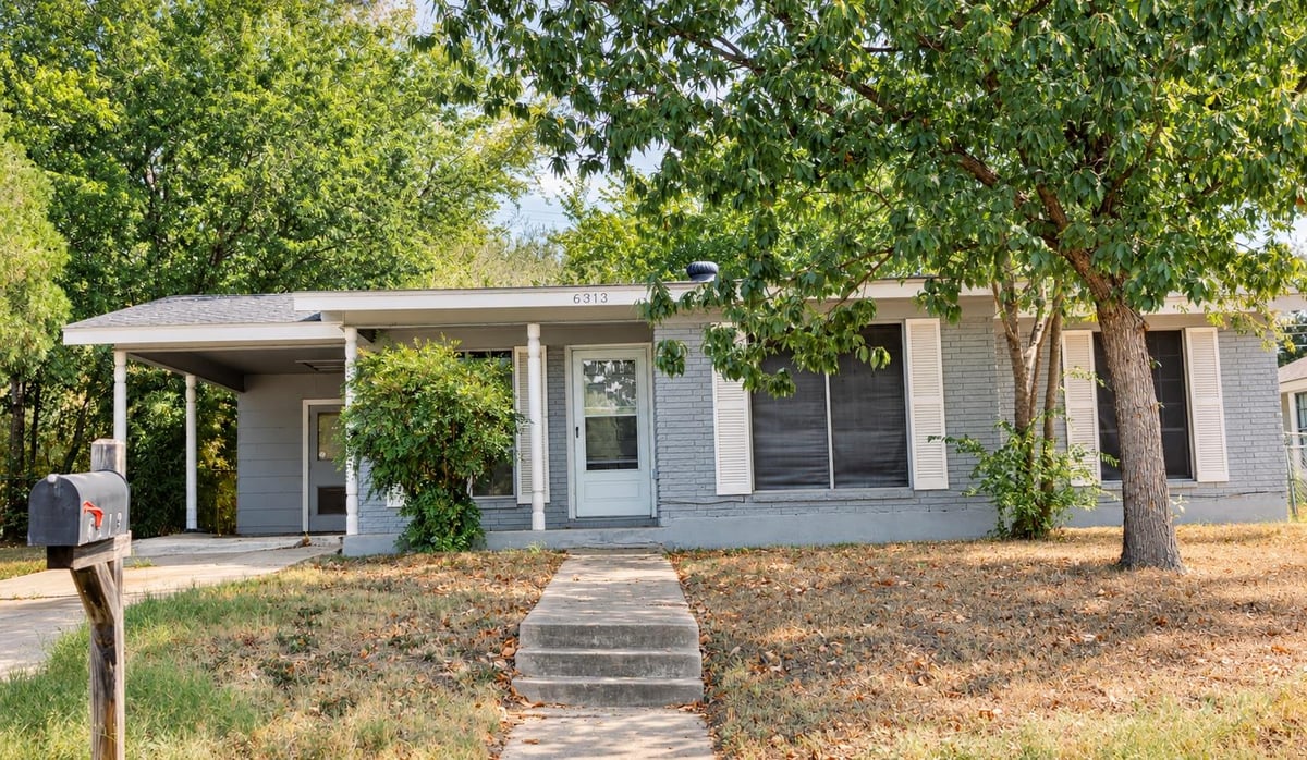 6313 Kenilworth DR - property photo 1 - Luxury home in Austin, Austin, TX