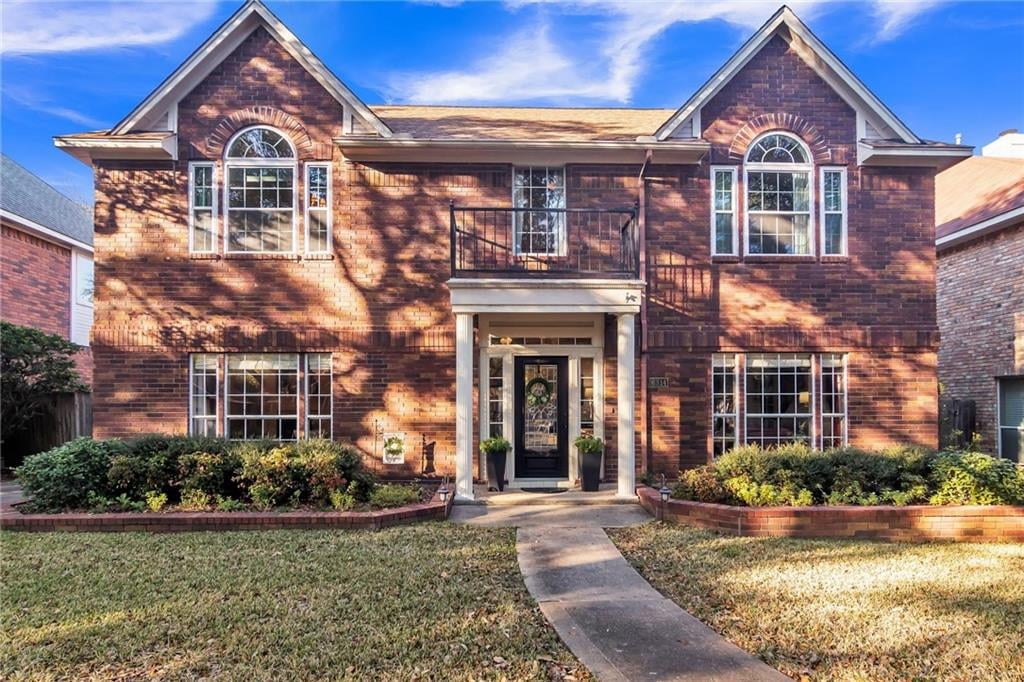 View 6314 Old Harbor Ln in Circle C Ranch Ph B Sec 01 6314 Old Harbor Ln - front exterior - Luxury home in Circle C Ranch Ph B Sec 01, Austin, TX
