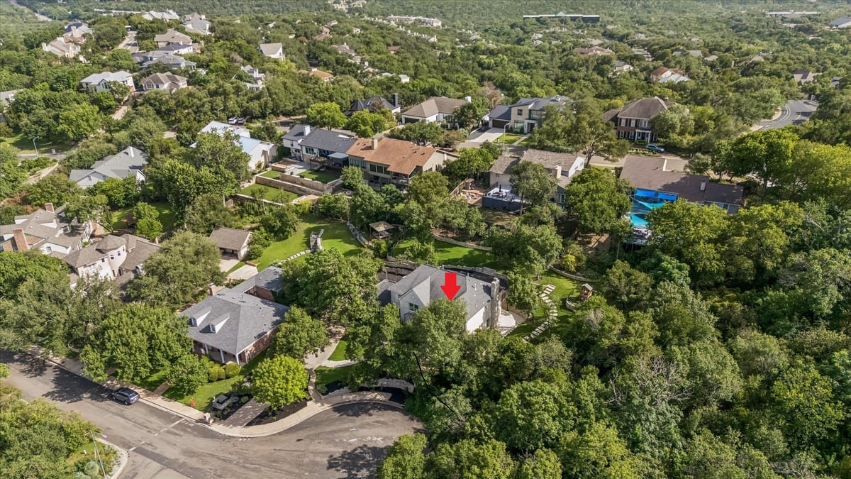 View 6324 Bon Terra DR in Shinoak Valley Sec 03 6324 Bon Terra DR - property photo 1 - Luxury home in Shinoak Valley Sec 03, Austin, TX