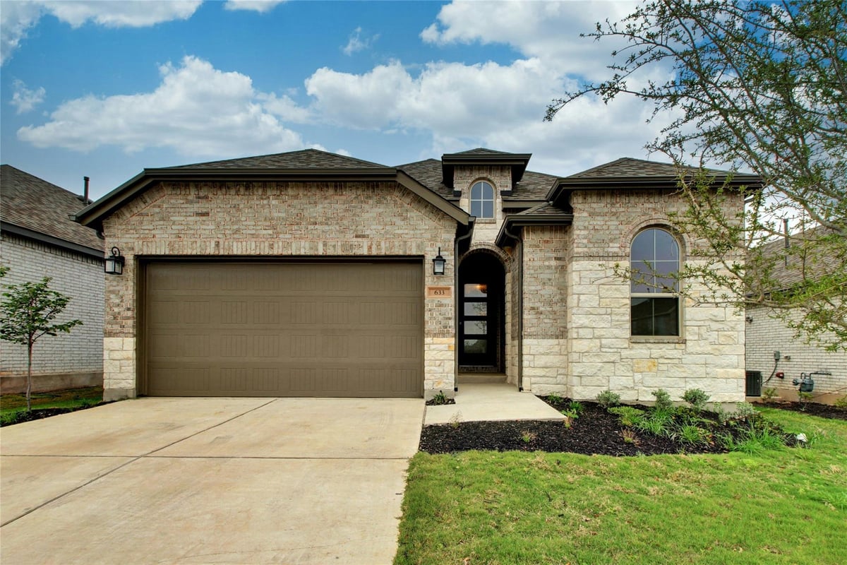 633 Pecan Bottom TRL - front exterior - Luxury home in Wolf Ranch, Georgetown, TX