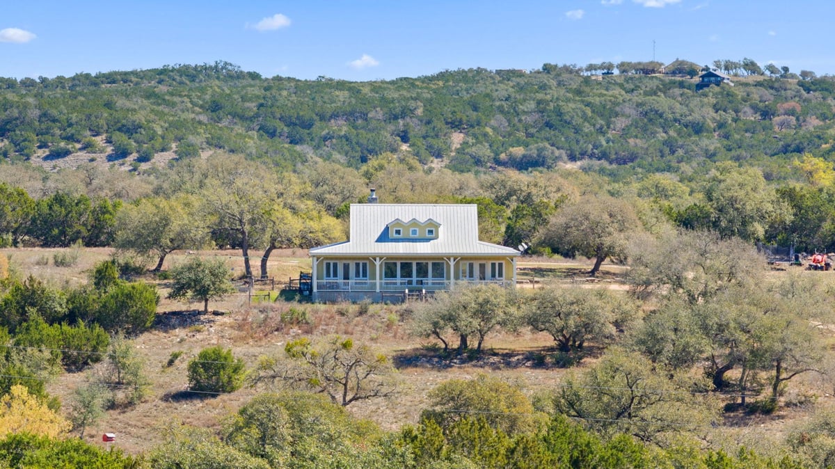 View 6350 Mount Sharp Rd Unit #B in None 6350 Mount Sharp Rd Unit #B - front exterior - Luxury home in None, Wimberley, TX