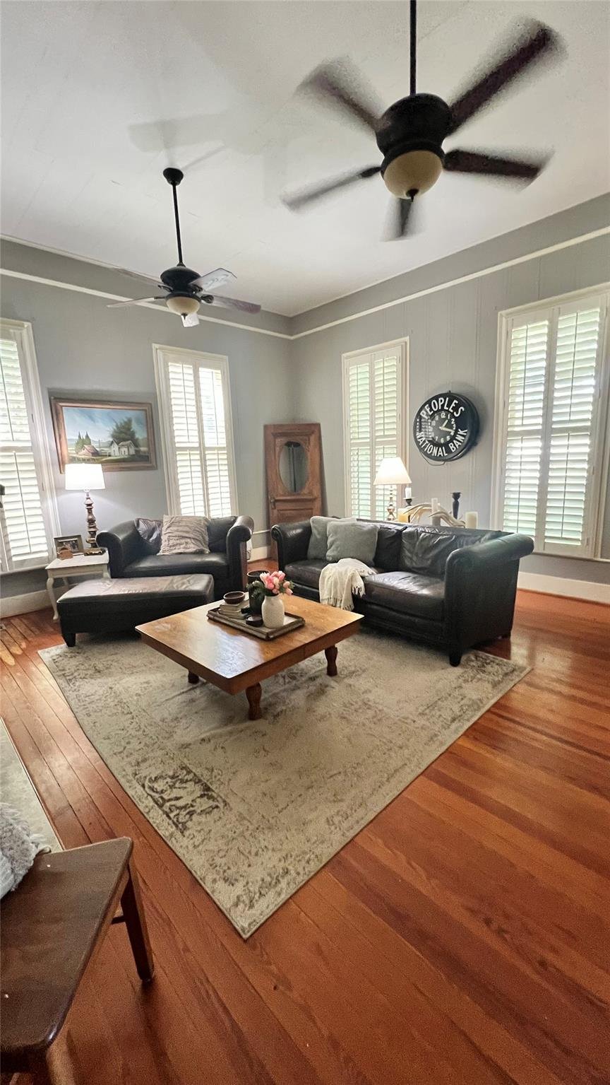 Living area at 636  Franklin St S - 3 bed 2 bath home