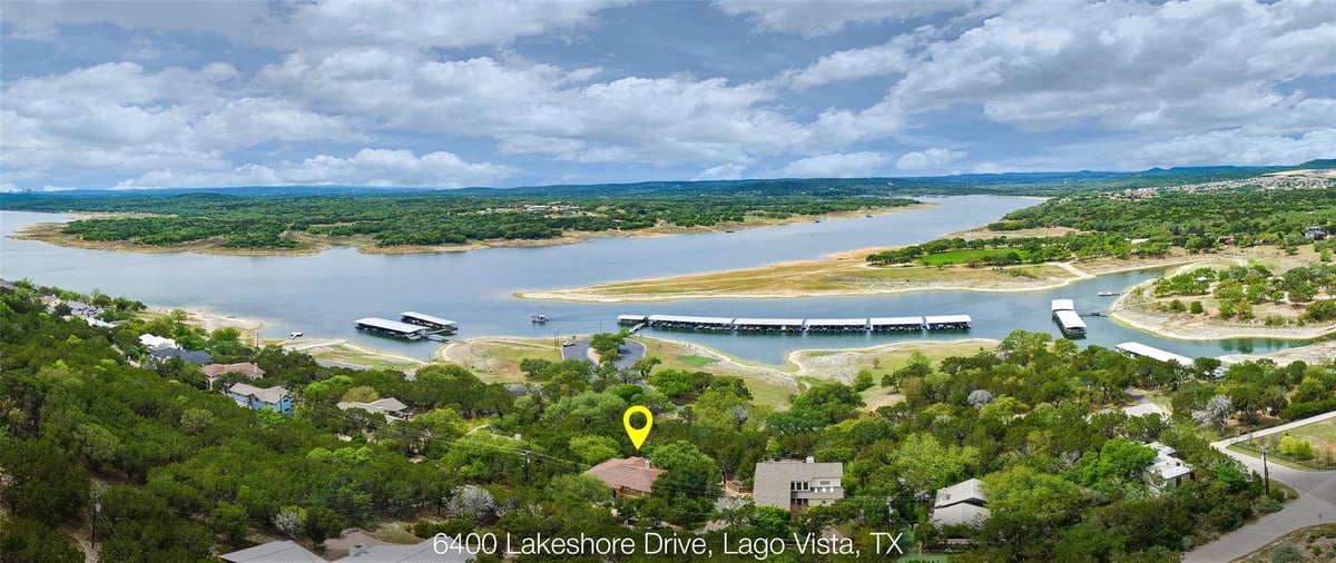View 6400 Lakeshore Dr in Lago Vista Sec 01 6400 Lakeshore Dr - front exterior - Luxury home in Lago Vista Sec 01, Lago Vista, TX