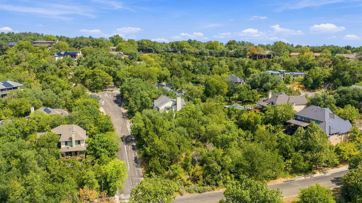 View 6401 Dry Cliff CV in Shinoak Valley Sec 03 6401 Dry Cliff CV - property photo 1 - Luxury lot in Shinoak Valley Sec 03, Austin, TX