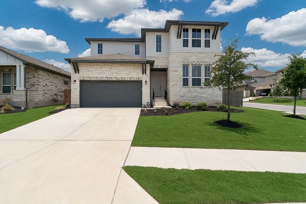 View 6401 Velvet Leaf LN in Turners Crossing 6401 Velvet Leaf LN - front exterior - Luxury home in Turners Crossing, Buda, TX