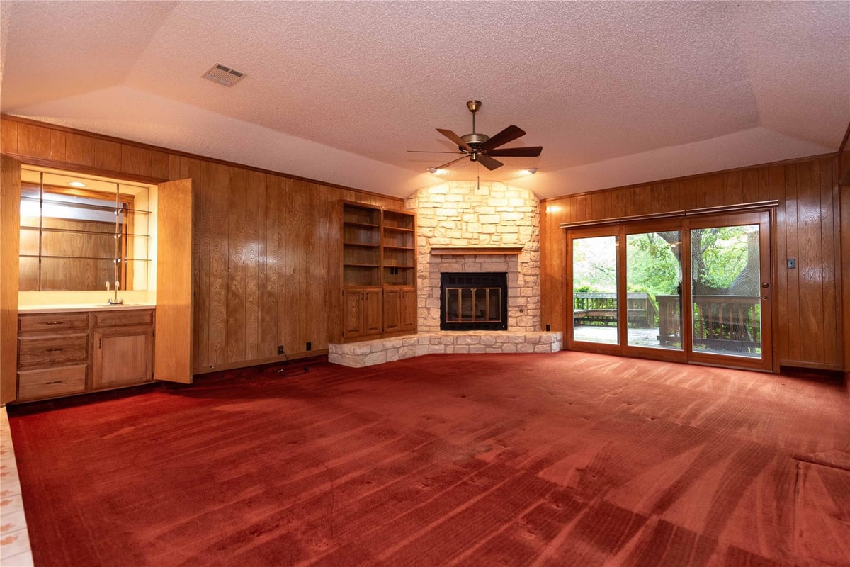 Living area at 6404 Rain Creek Pkwy - 4 bed 2 bath home