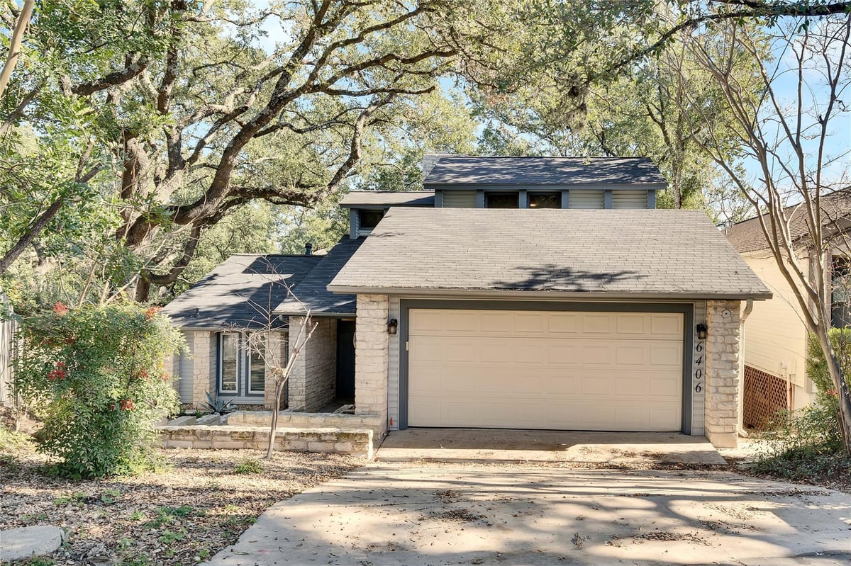View 6406 Cascada DR in Lakewood Sec 02 Ph 01 6406 Cascada DR - property photo 1 - Luxury home in Lakewood Sec 02 Ph 01, Austin, TX