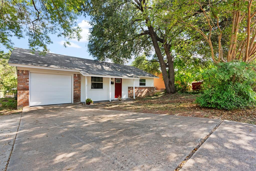 View 6407 Cooper Ln in Buckingham Place Sec 02 6407 Cooper Ln - front exterior - Luxury home in Buckingham Place Sec 02, Austin, TX