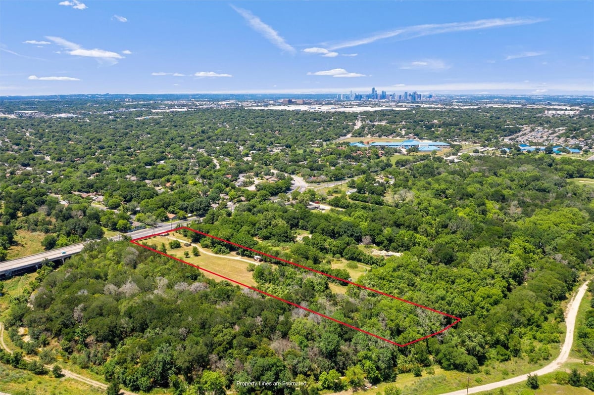 View 6407 S Pleasant Valley Rd 6407 S Pleasant Valley Rd - front exterior - Luxury lot in Austin, TX