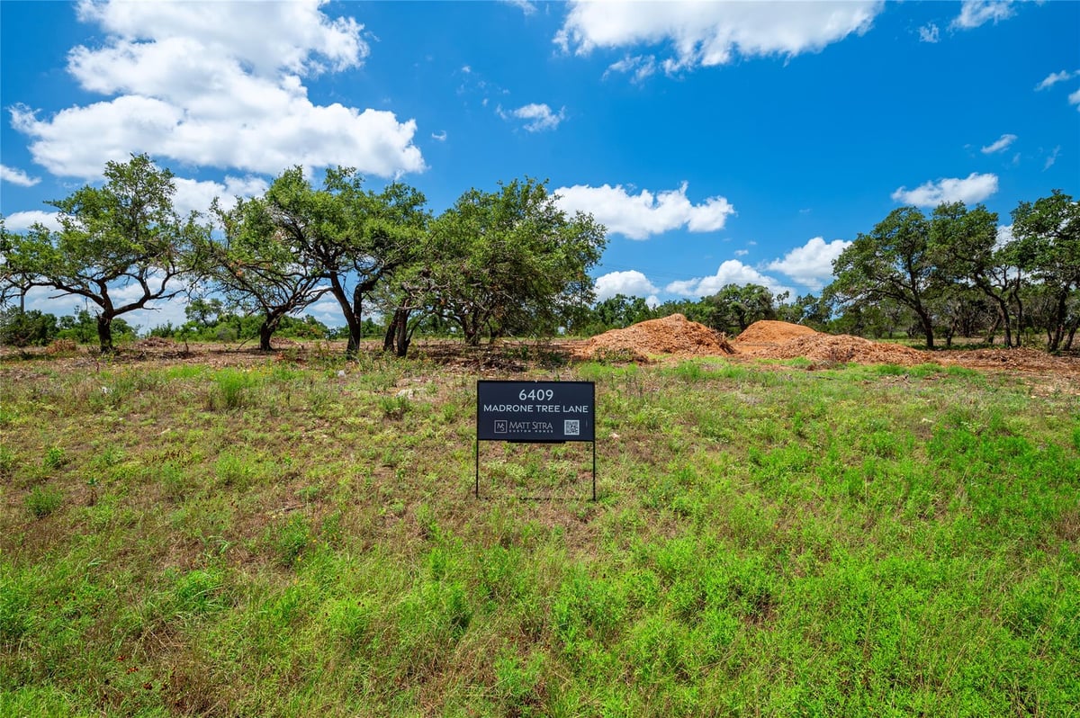 Primary bedroom at 6409 Madrone Tree Ln - Madrone Canyon, Austin, TX