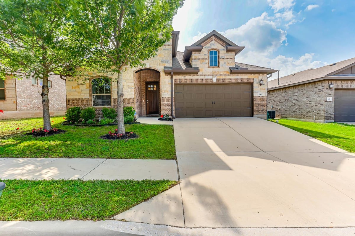 View 641 Gabrielle Anne Dr in Stewart Crossing 641 Gabrielle Anne Dr - front exterior - Luxury home in Stewart Crossing, Leander, TX
