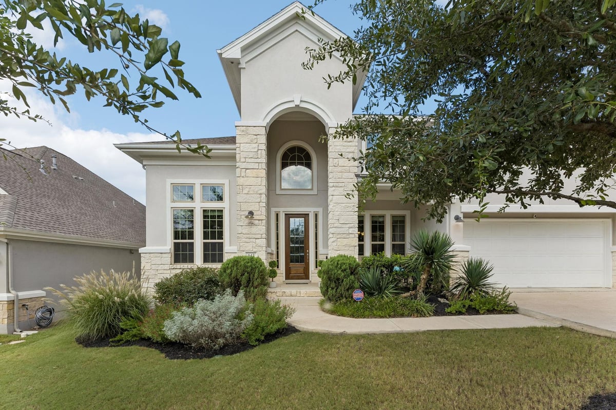 View 642 Jacksdaw DR in Reunion Ranch Ph 2 Sec 2 642 Jacksdaw DR - front exterior - Luxury home in Reunion Ranch Ph 2 Sec 2, Austin, TX