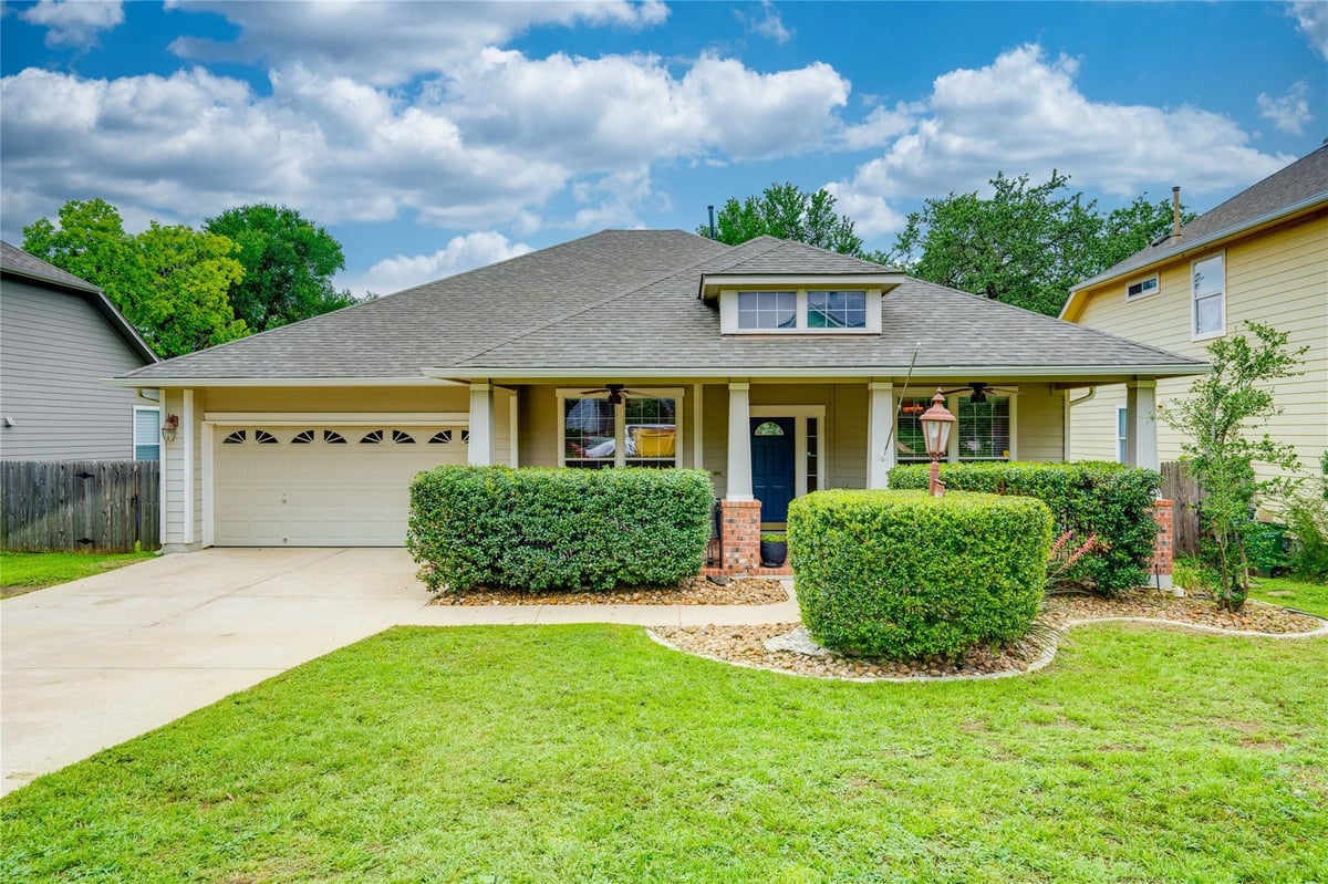 View 6421 Carrington Dr in Circle C Ranch Ph B Sec 20-B 6421 Carrington Dr - front exterior - Luxury home in Circle C Ranch Ph B Sec 20-B, Austin, TX
