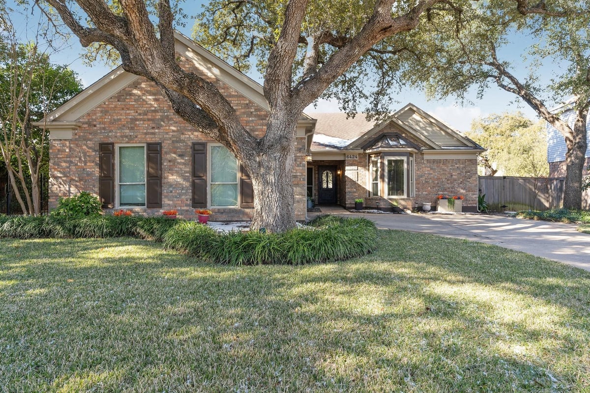 View 6424 Old Harbor Ln in Circle C Ranch Ph B Sec 02 6424 Old Harbor Ln - front exterior - Luxury home in Circle C Ranch Ph B Sec 02, Austin, TX