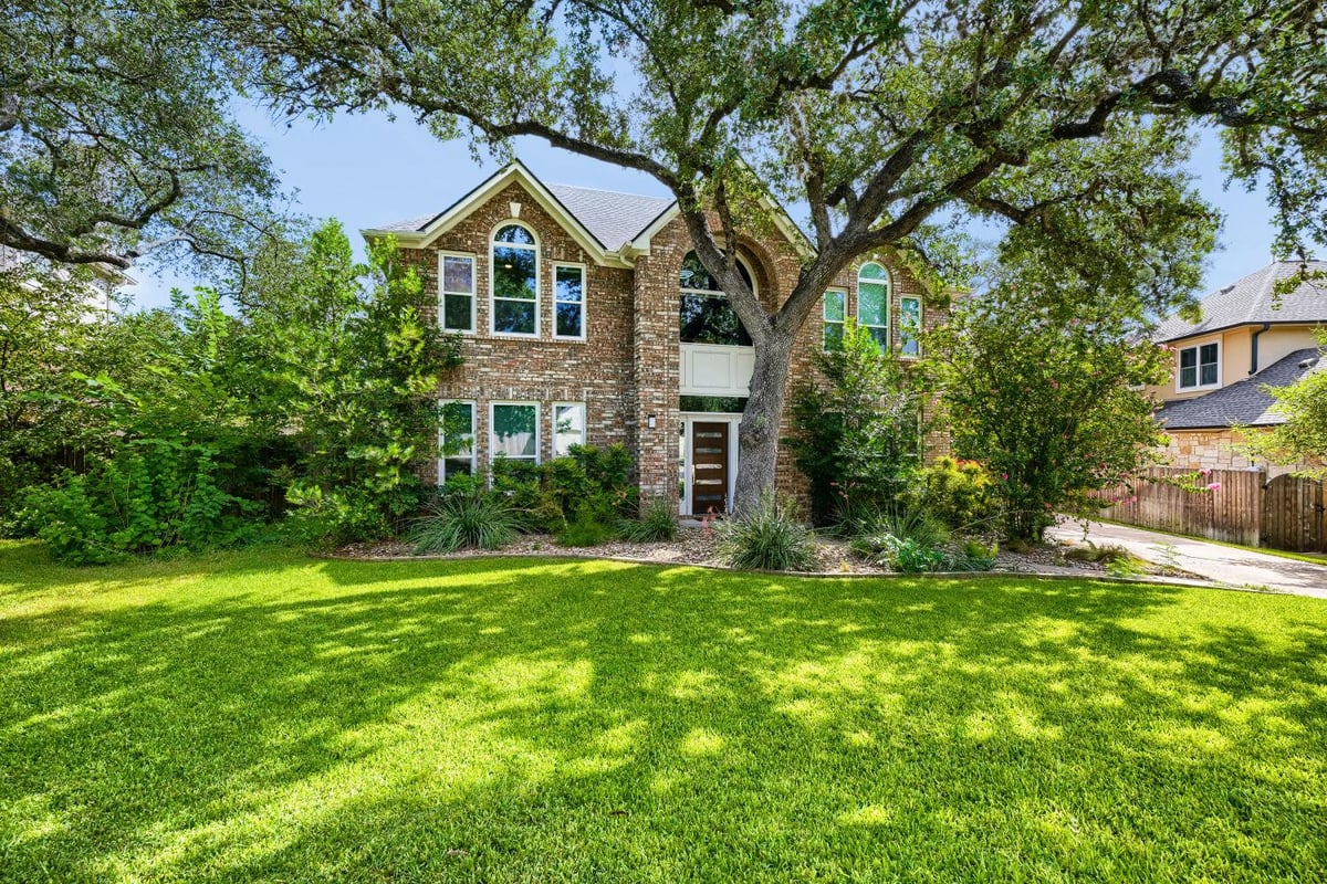View 6426 Ira Ingram DR in Legend Oaks Sec 08 6426 Ira Ingram DR - property photo 1 - Luxury home in Legend Oaks Sec 08, Austin, TX
