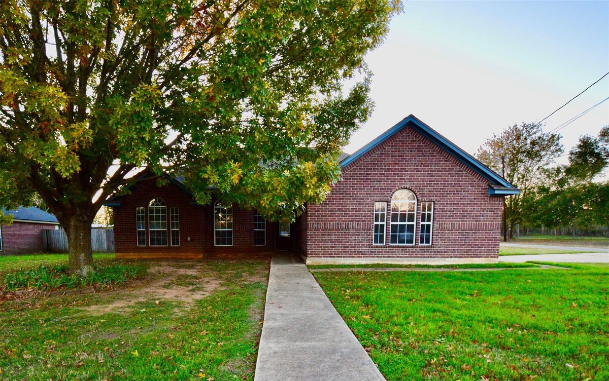 View 643 Yegua Dr in New Town Lexington 643 Yegua Dr - front exterior - Luxury home in New Town Lexington, Lexington, TX