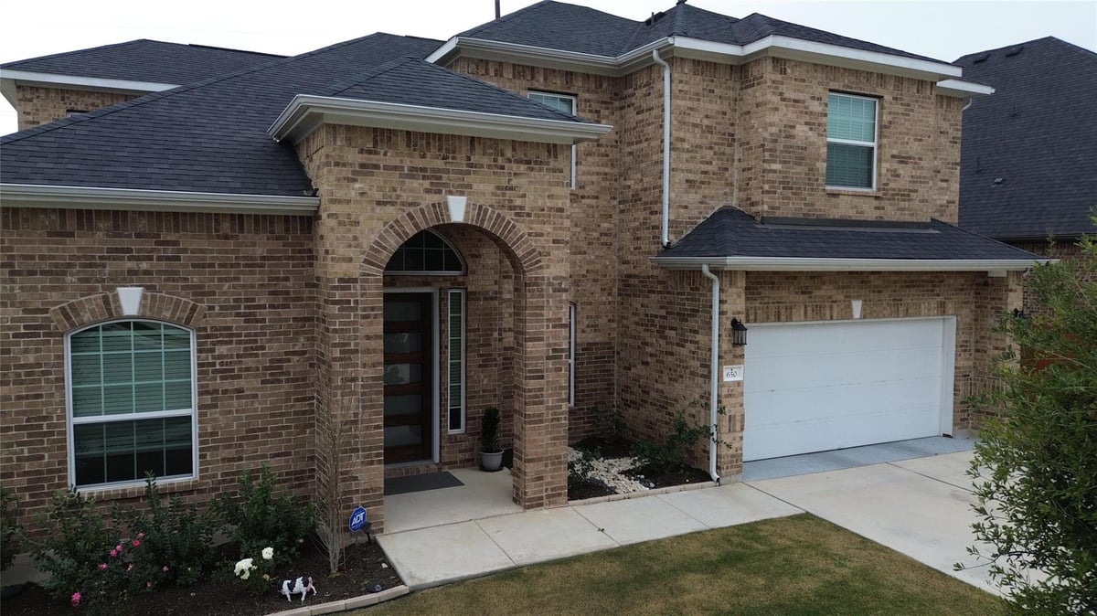Living area at 650 Wild Pecan Loop - 4 bed 3 bath home