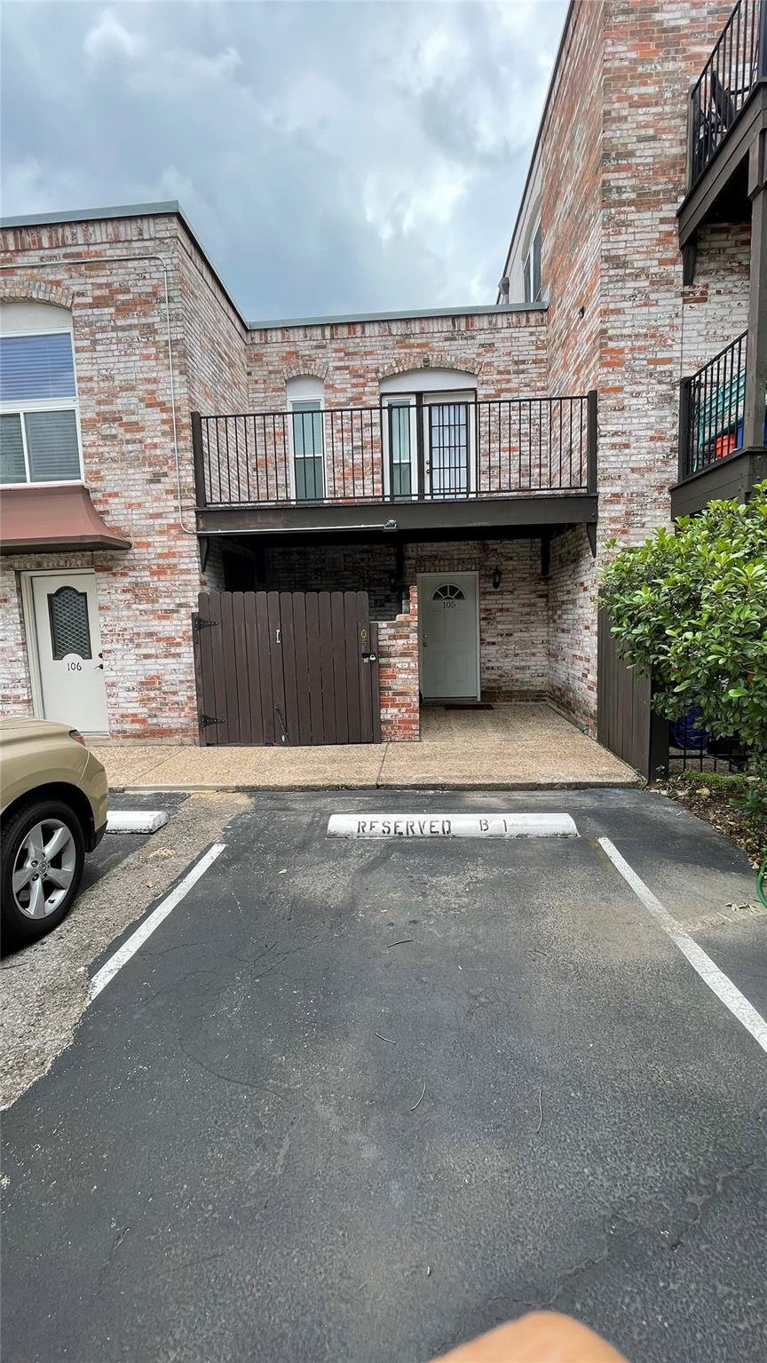 View 6501 E Hill DR Unit #105 in Imperial Condo 6501 E Hill DR Unit #105 - property photo 1 - Luxury home in Imperial Condo, Austin, TX