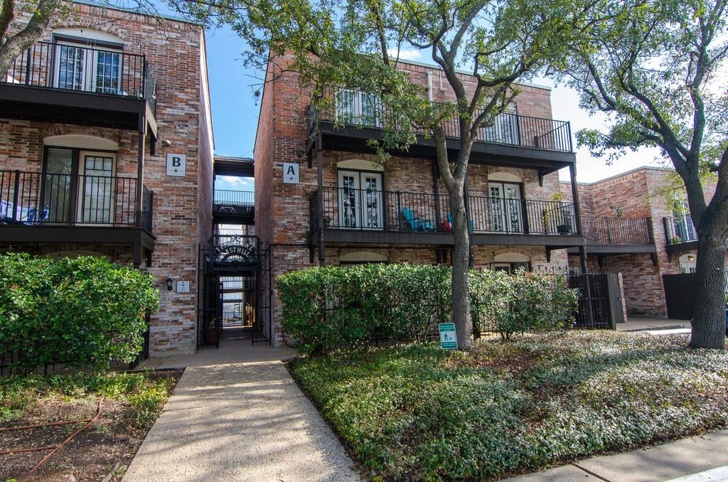 View 6501 E Hill Dr Unit #203 in Imperial Condo 6501 E Hill Dr Unit #203 - front exterior - Luxury home in Imperial Condo, Austin, TX