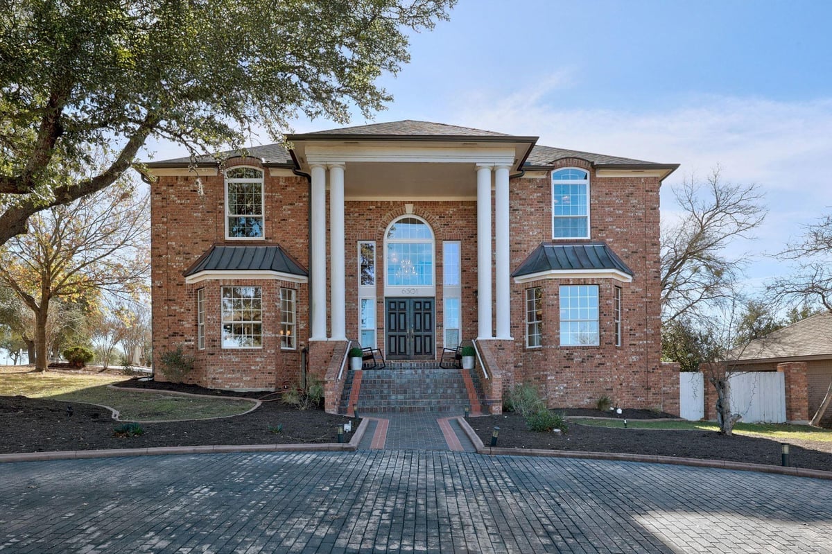 6501 Staghorn Cv - front exterior - Luxury home in Great Hills, Austin, TX