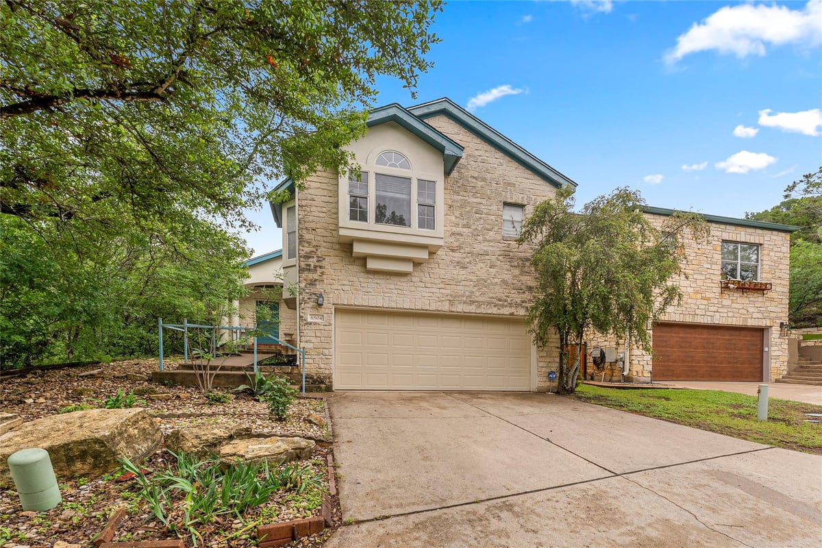 View 6504 Twin Creek HOLW in Lakewood Sec 03 6504 Twin Creek HOLW - property photo 1 - Luxury home in Lakewood Sec 03, Austin, TX