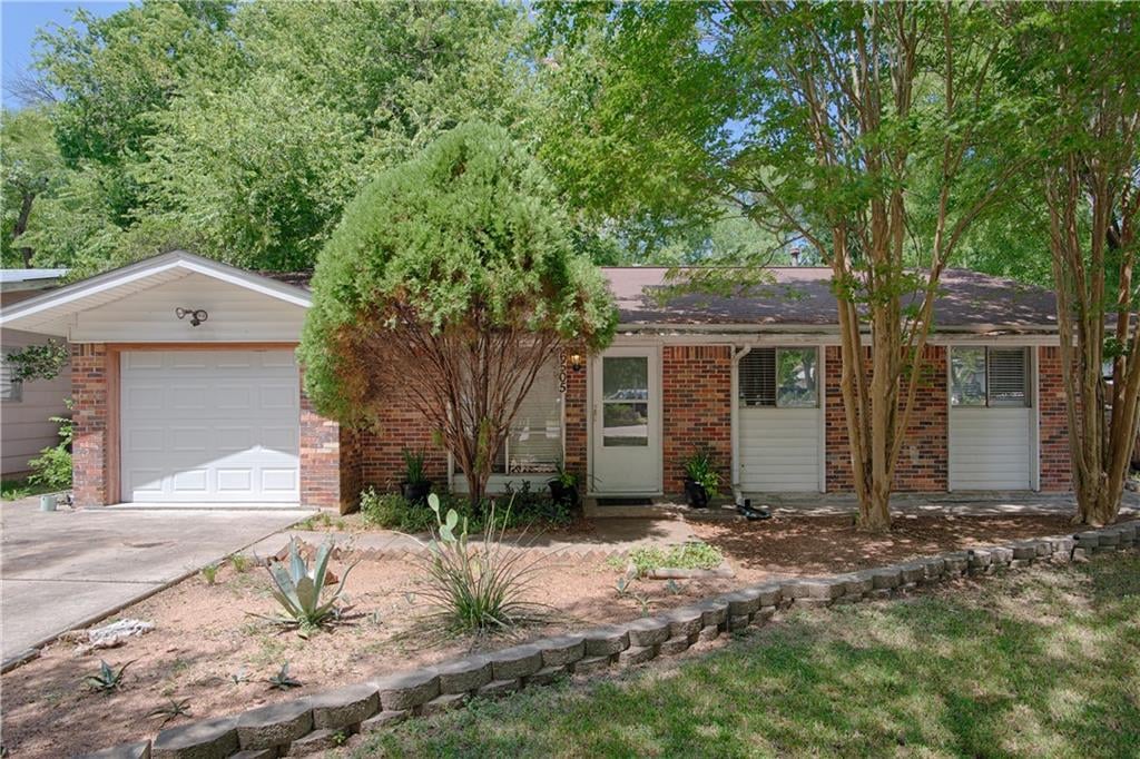 View 6505 Pevensey Dr in Buckingham Place Sec 03 6505 Pevensey Dr - front exterior - Luxury home in Buckingham Place Sec 03, Austin, TX