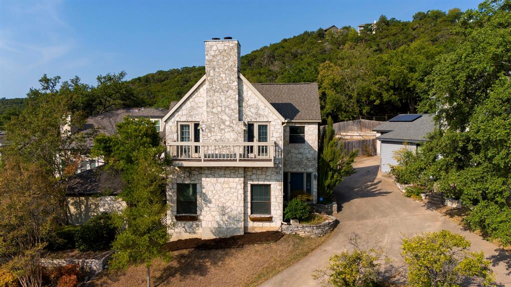 View 6509 Cascada Dr in Lakewood Sec 02 Ph 01 6509 Cascada Dr - front exterior - Luxury home in Lakewood Sec 02 Ph 01, Austin, TX