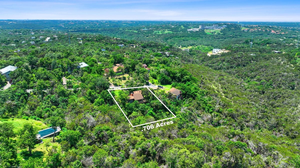 View 6510 Ledgerock CIR in Knollwood Sec 02 6510 Ledgerock CIR - front exterior - Luxury home in Knollwood Sec 02, Austin, TX