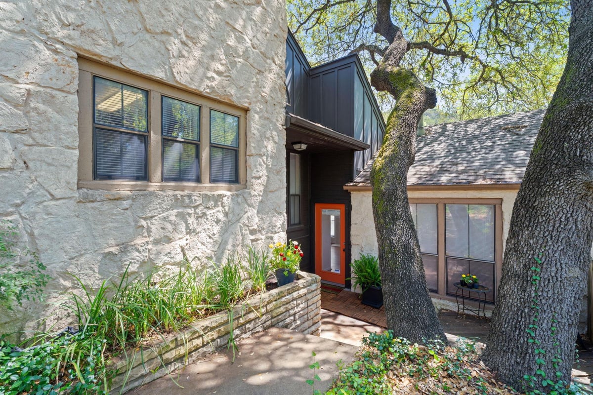 View 6513 Cat Creek TRL in North Cat Mountain Sec Ii 6513 Cat Creek TRL - property photo 1 - Luxury home in North Cat Mountain Sec Ii, Austin, TX