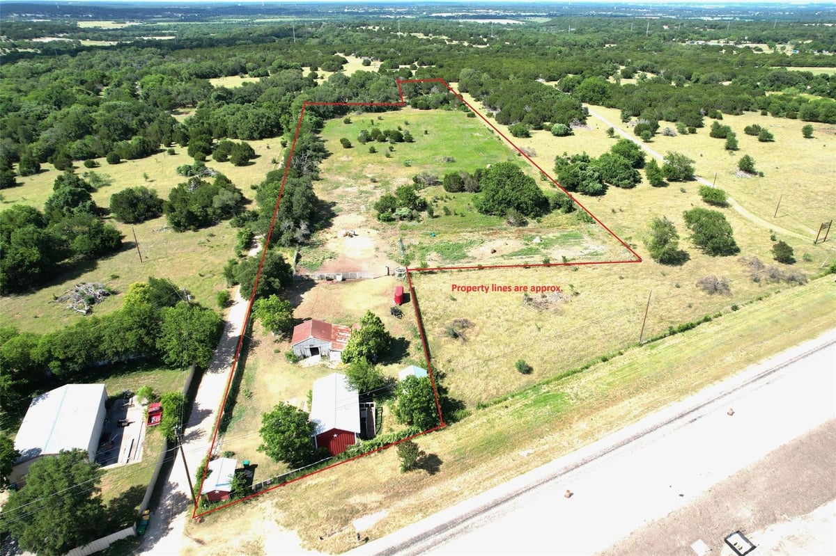 Living area at 6514 W Hwy 190 - Belton, TX