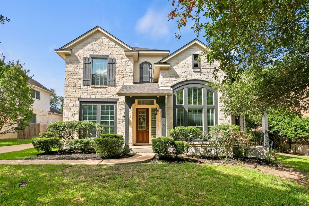 View 6521 Walebridge LN in Hielscher Sec 04 Circle C Ranch 6521 Walebridge LN - front exterior - Luxury home in Hielscher Sec 04 Circle C Ranch, Austin, TX
