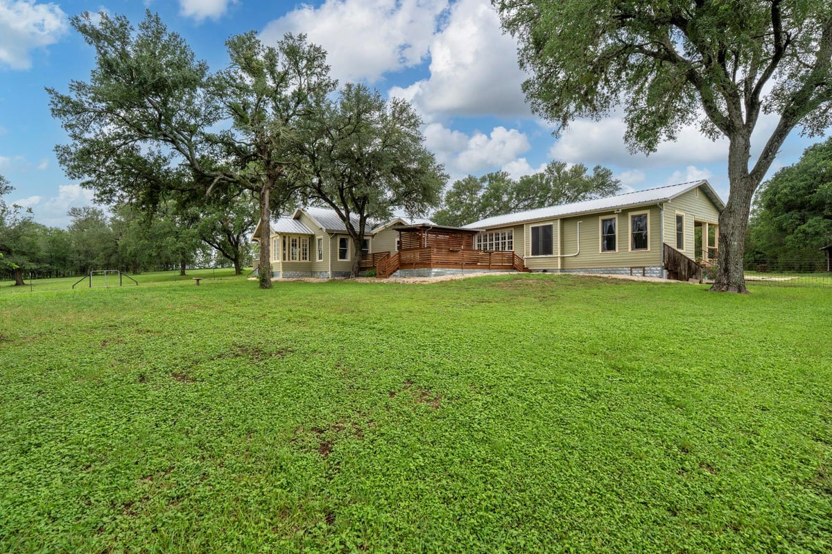 View 6546 Fm 1854 in A230 6546 Fm 1854 - front exterior - Luxury home in A230, Dale, TX