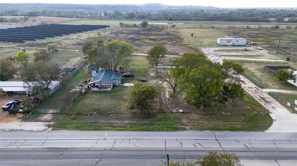 View 655 NW Loop 230 in Decrow, Thomas 655 NW Loop 230 - front exterior - Luxury home in Decrow, Thomas, Smithville, TX