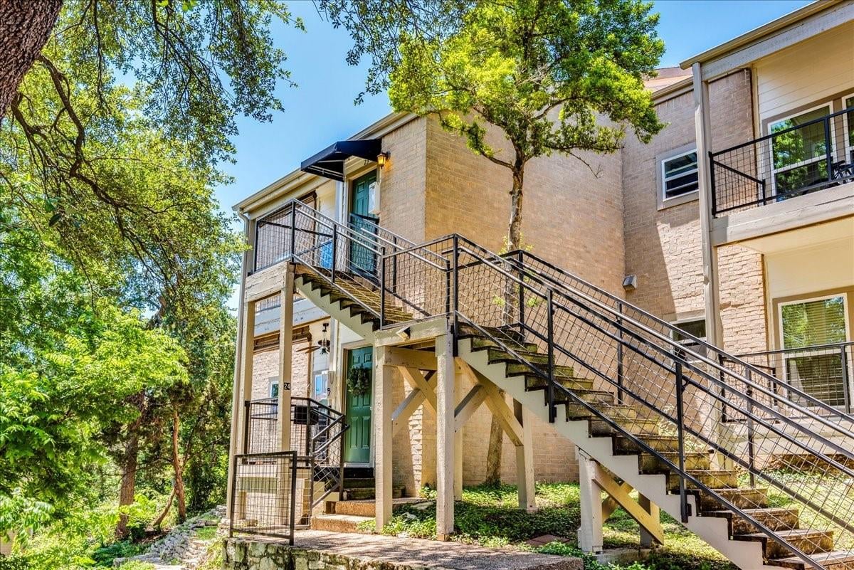 View 6600 Valleyside RD Unit #E23 in Valleyside Place Condo 6600 Valleyside RD Unit #E23 - property photo 1 - Luxury home in Valleyside Place Condo, Austin, TX