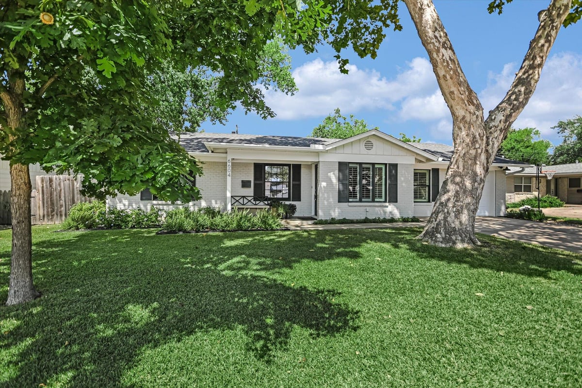 View 6604 Argentia RD in Allandale Terrace Sec 02 6604 Argentia RD - property photo 1 - Luxury home in Allandale Terrace Sec 02, Austin, TX