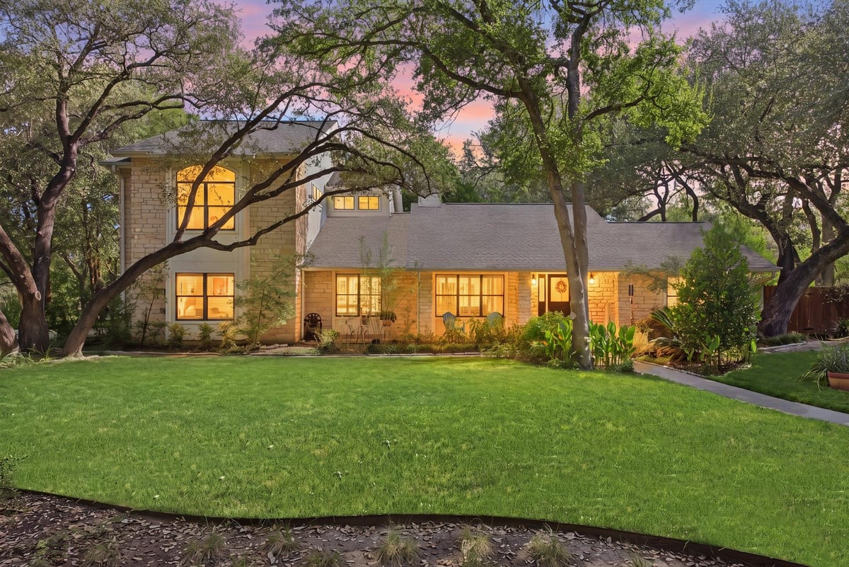 View 6604 Liveoak DR in Lake Side Add 6604 Liveoak DR - property photo 1 - Luxury home in Lake Side Add, Austin, TX