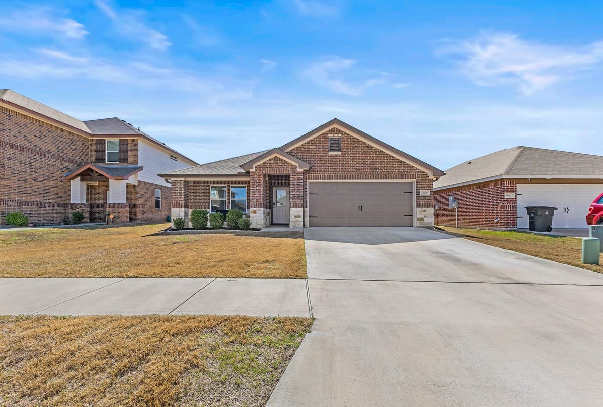 View 6607 Cassidy Ln in Settlers Pass 6607 Cassidy Ln - front exterior - Luxury home in Settlers Pass, Killeen, TX