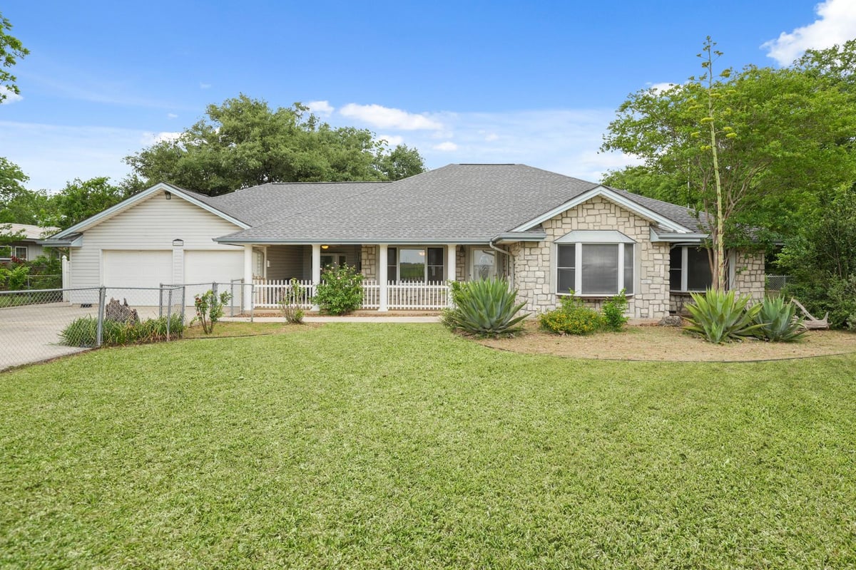 View 6625 E Post Rd in Payne Indust Park Sec 2 6625 E Post Rd - front exterior - Luxury home in Payne Indust Park Sec 2, Kyle, TX