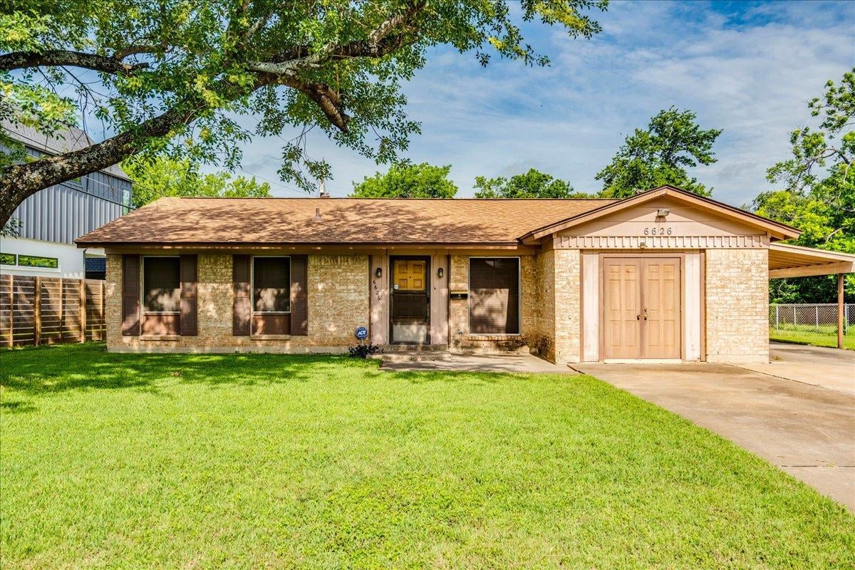 View 6626 Isabelle DR in Huntland Heights Sec 02 6626 Isabelle DR - front exterior - Luxury home in Huntland Heights Sec 02, Austin, TX