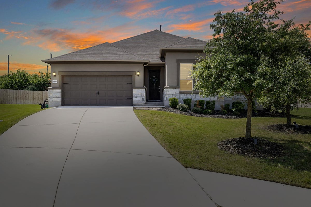 View 6629 Casiano CV in Siena Sec 7 6629 Casiano CV - front exterior - Luxury home in Siena Sec 7, Round Rock, TX