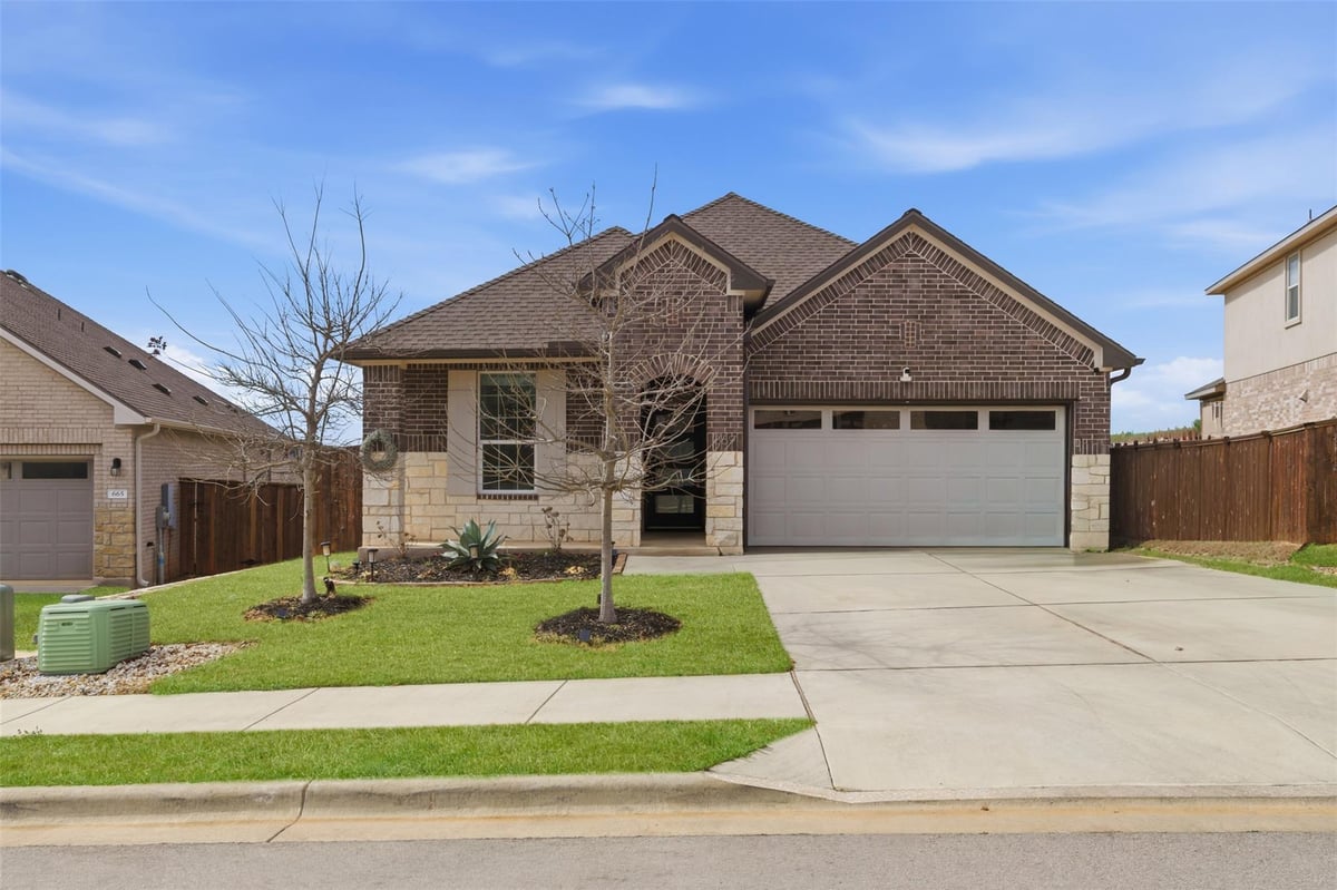 Kitchen at 669 Peace Pipe Way - 4 bed 2 bath home