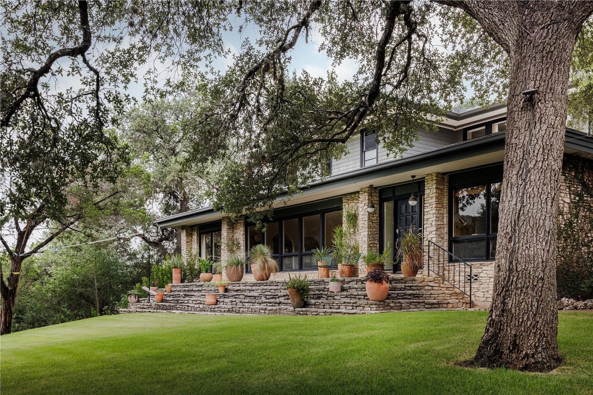 View 6700 Lakewood DR in Jett J 6700 Lakewood DR - property photo 1 - Luxury home in Jett J, Austin, TX
