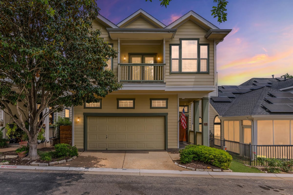 View 6704 Menchaca RD Unit #43 in Towne Court Condo Amd 6704 Menchaca RD Unit #43 - property photo 1 - Luxury home in Towne Court Condo Amd, Austin, TX