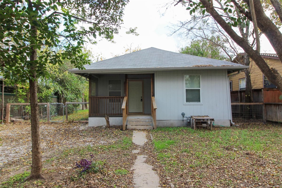 View 6705 Canal St in Chernosky 17 6705 Canal St - front exterior - Luxury home in Chernosky 17, Austin, TX