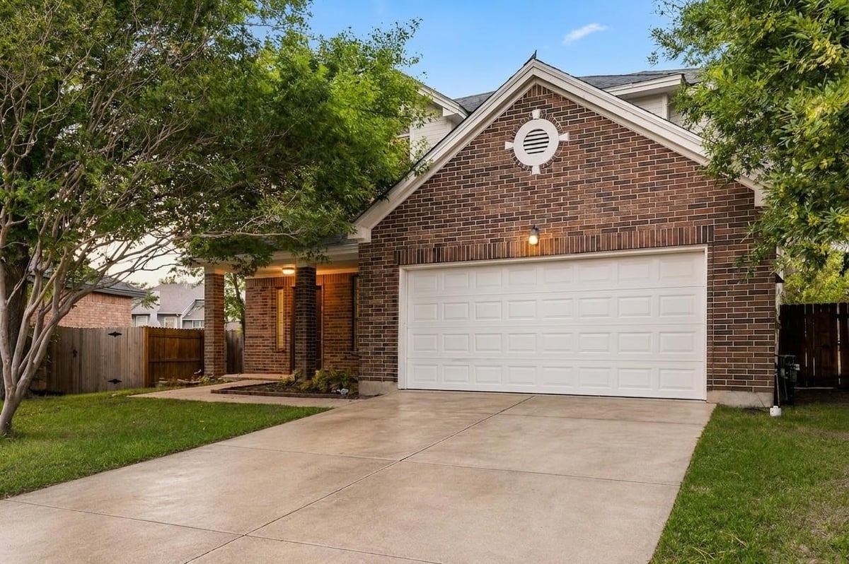 View 6706 Carisbrooke LN in Harris Branch Ph 01-A Sec 03 6706 Carisbrooke LN - front exterior - Luxury home in Harris Branch Ph 01-A Sec 03, Austin, TX