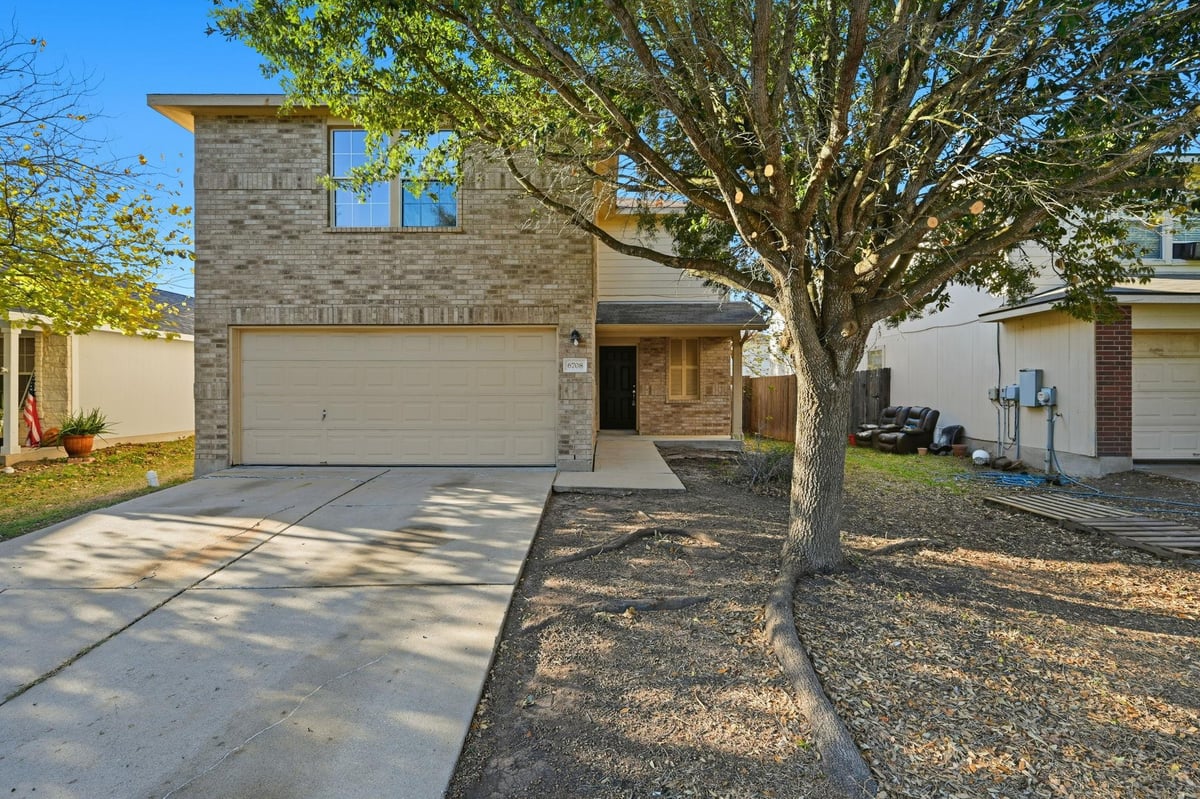 View 6708 Campina Xing in Stoney Ridge Ph B Sec 01 6708 Campina Xing - property photo 1 - Luxury home in Stoney Ridge Ph B Sec 01, Del Valle, TX