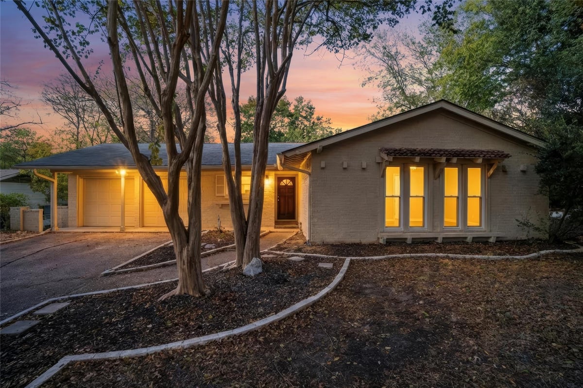 View 6710 Kings PT in Riverbend Sec 3b 6710 Kings PT - property photo 1 - Luxury home in Riverbend Sec 3b, Austin, TX