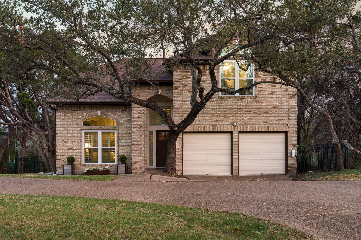 6711 Lakewood Point Cv - front exterior - Luxury home in Jester Point, Austin, TX
