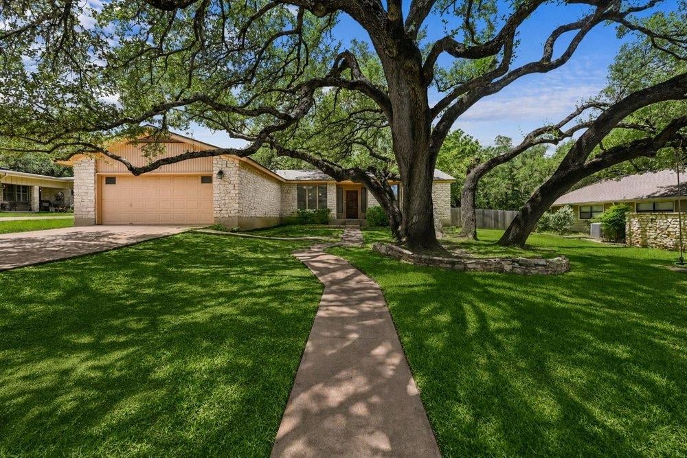 View 6713 Colina LN in Oak Forest Sec 04 Amd 6713 Colina LN - front exterior - Luxury home in Oak Forest Sec 04 Amd, Austin, TX
