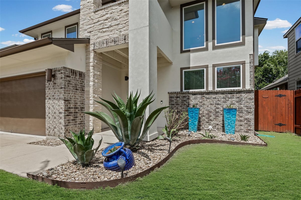 View 6717 Alleyton DR in Knollwood On The Colorado River 6717 Alleyton DR - front exterior - Luxury home in Knollwood On The Colorado River, Austin, TX
